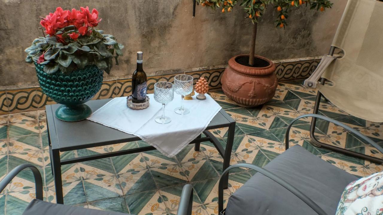 Donna Guia Suite Palermo Exterior photo